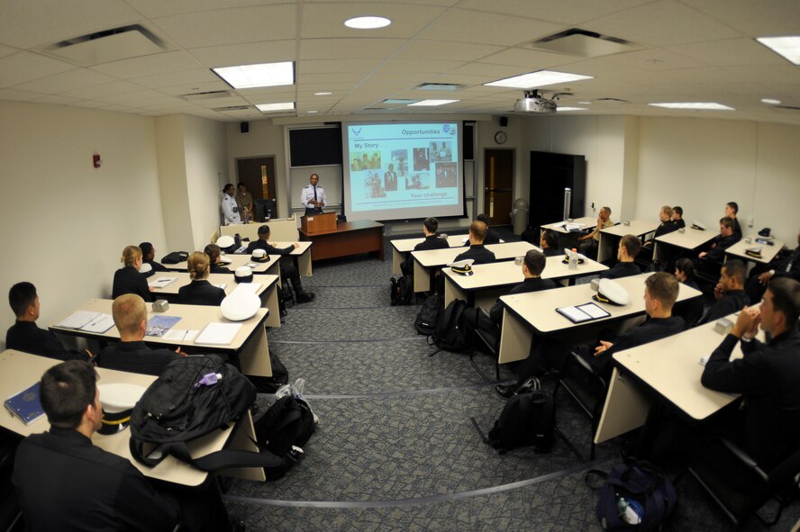 Maj. Gen. Darren W. McDew, Air Force District of Washington commander, briefs U.S. Navy cadets at the U.S. Navy Academy in Annapolis, Md., Oct. 12 on his distinguished Air Force career and the leadership challenges he’s faced. (U.S. Air Force photo by Tech. Sgt. Raymond Mills) 