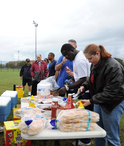 Members of Air Force District of Washington grab some grub on Sports Day, Oct. 14, on Joint Base Andrews, Md. Food was provided free to all AFDW participants. (U.S. Air Force photo by Staff Sgt. Christopher Ruano)  