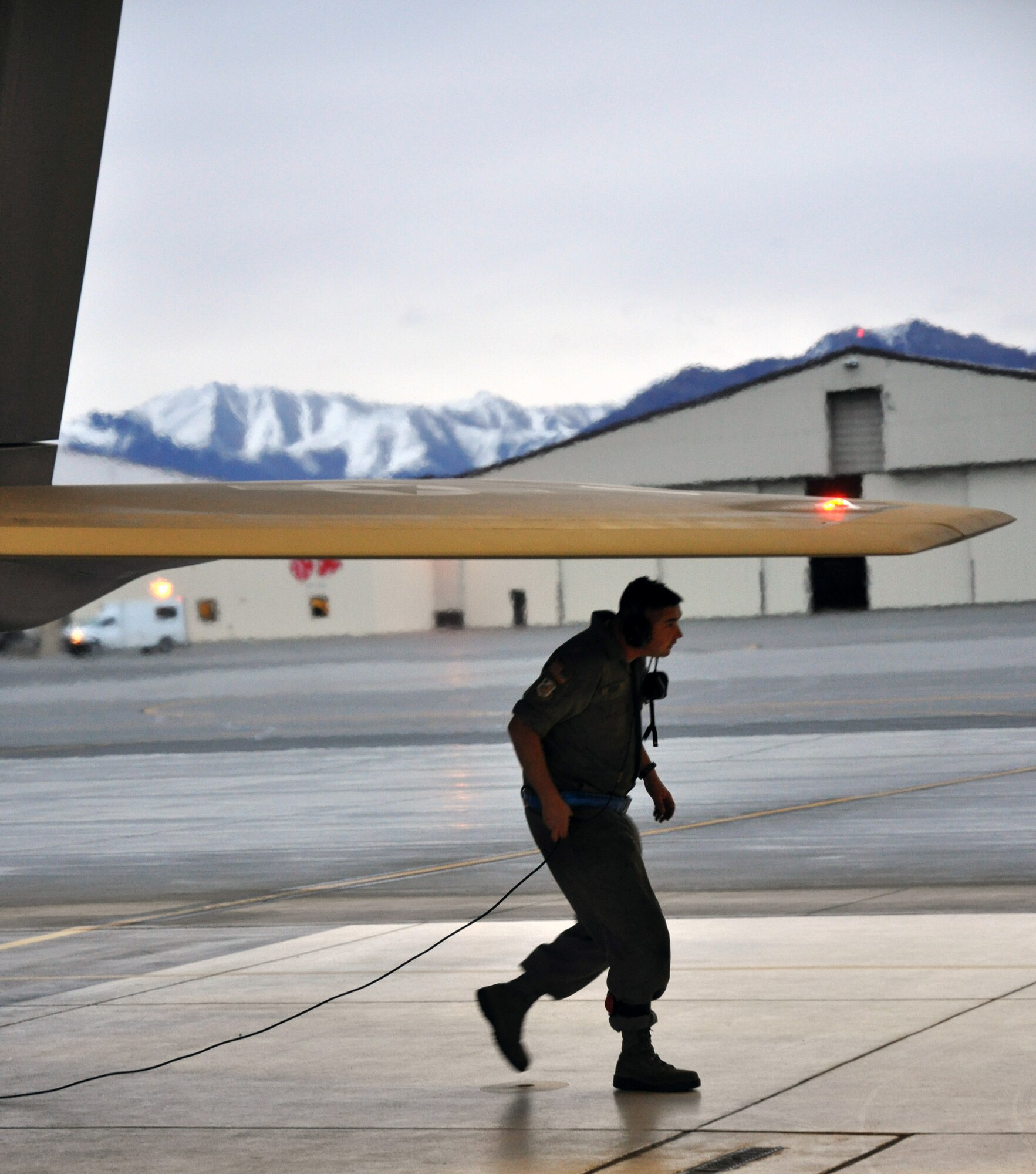 Tech. Sgt. Dana Rosso, 477th Aircraft Maintenance squadron crew chief, prepares to launch an F-22 during the Reserve drill weekend Oct. 15. This is the first weekend that the 477th Fighter Group has conducted F-22 flight operations since a four month stand-down was lifted.  (U.S. Air Force Photo/Capt. Ashley Conner) 