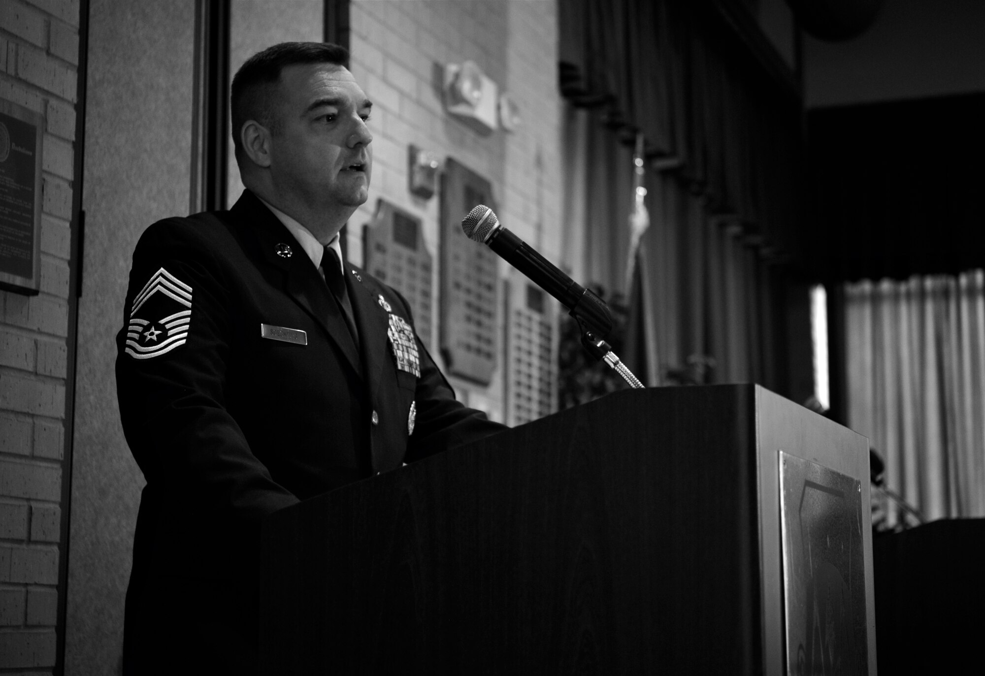 Chief Master Sgt. Frederick Soechting passes on words of wisdom and hard-learned lessons to new senior NCOs during a luncheon at the Collocated Club Oct. 13 at Vance Air Force Base, Okla. Soechting is the Air Force Enlisted Command and Control Assignment chief at the Air Force Personnel Center, Randolph Air Force Base, Texas. (U.S. Air Force photo/ Staff Sgt. James Bolinger)