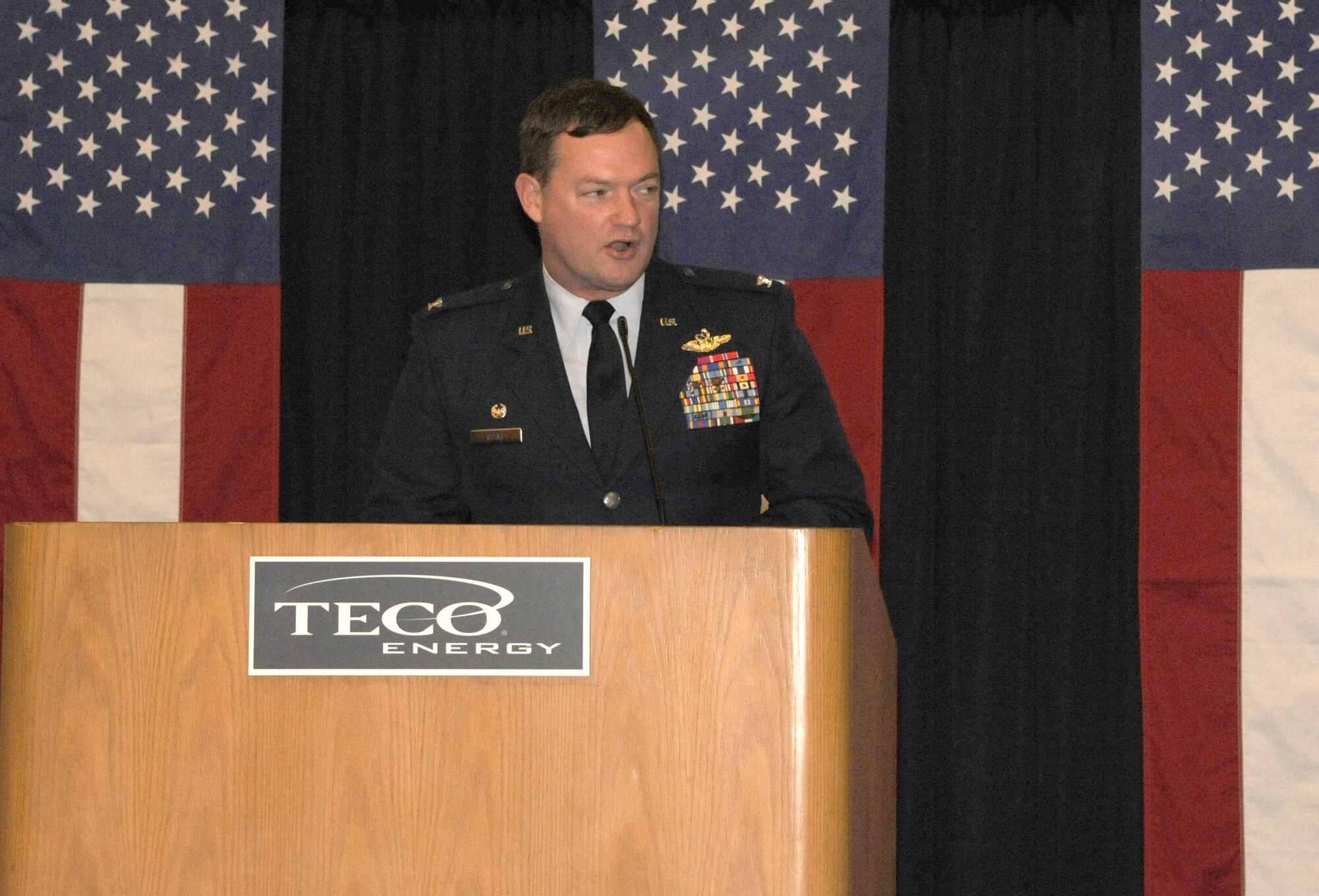 Tampa, Fla. -- Colonel Dave Pavey, commander of the 927th Air Refueling Wing, was one of the guest speakers at the Tampa Chamber of Commerce's 2011 Flag Officers and Key Commanders' Reception.  Pavey discussed the importance of a supportive community for his Airmen, many who make Tampa their home for decades.  (Official U.S. Air Force photo by Staff Sgt. Shawn Rhodes)
