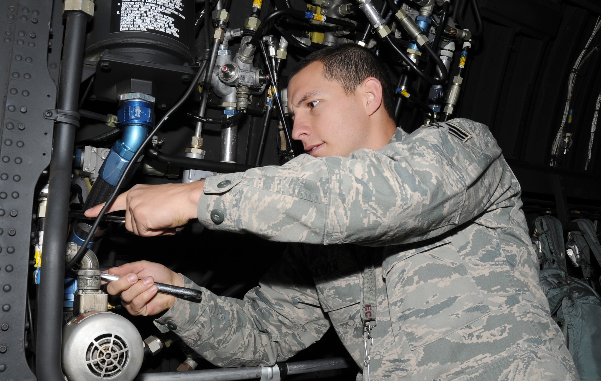 Cannon behind the scenes masters of maintenance > Air Force Special
