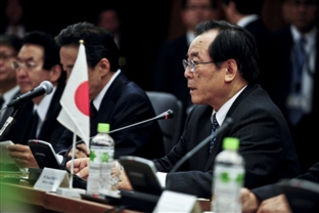 U.S. Defense Secretary Leon E. Panetta meets with Japanese Defense Minister Yasuo Ichikawa in Tokyo, Oct. 25, 2011. 