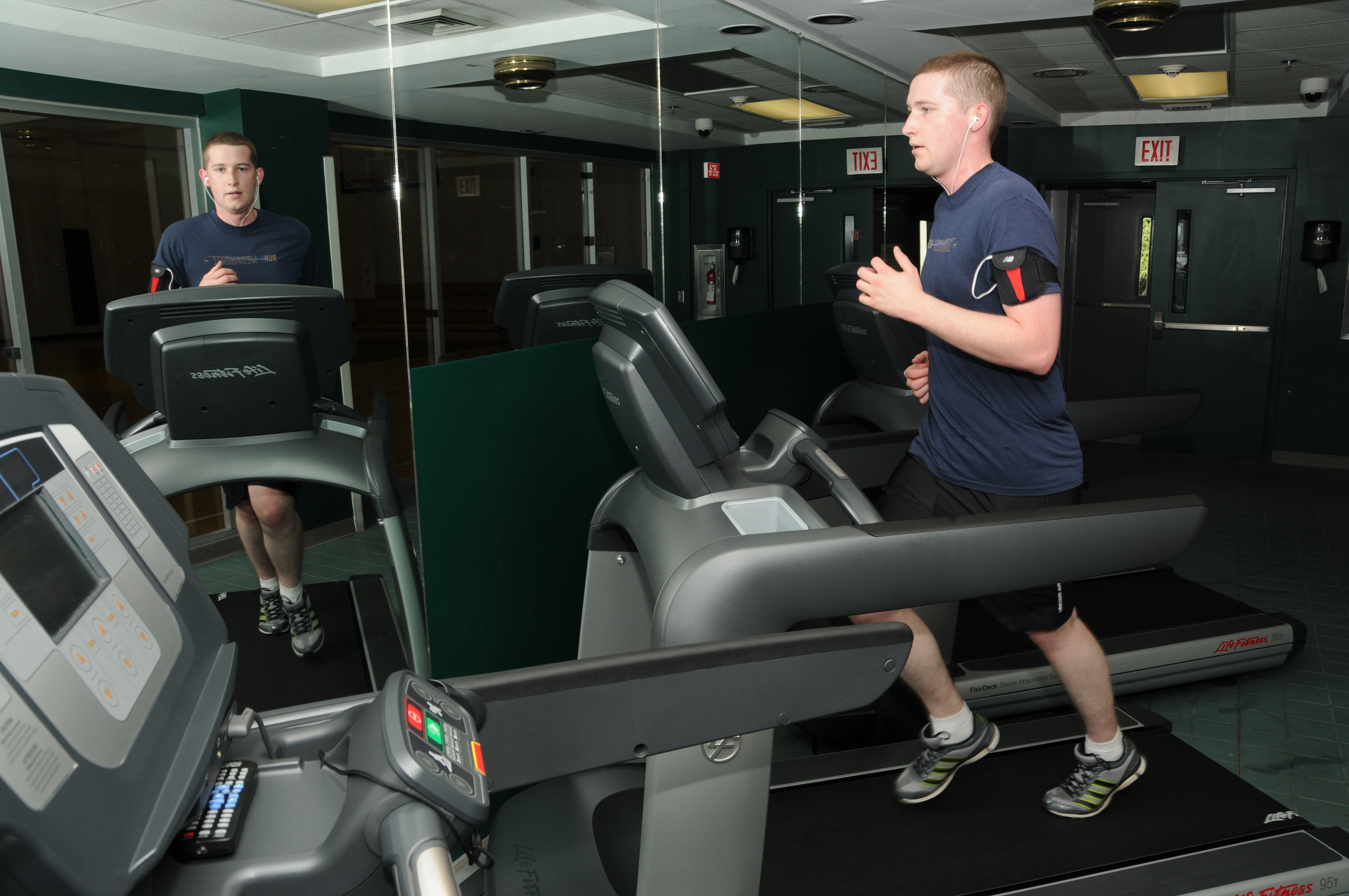 Life shop force treadmill