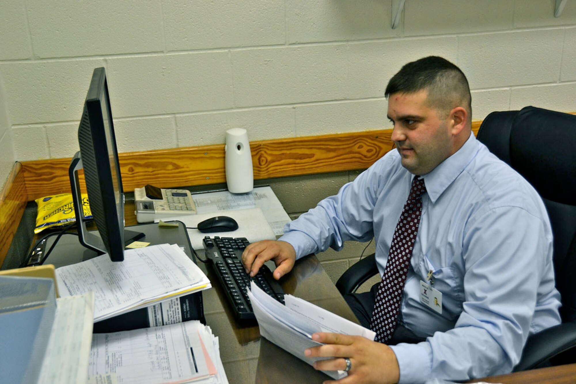 Retired Army Staff Sgt. Shad Fowler, a wounded warrior, currently undergoes physical therapy and at the same time participates in an internship program where he works at the Army and Air Force Exchange Service’s Waco Distribution Center in Texas.  The Exchange supports wounded or injured warriors by participating in Operation Warfighter, a federal internship program for wounded, ill, and injured service members.  (Courtesy photo) 