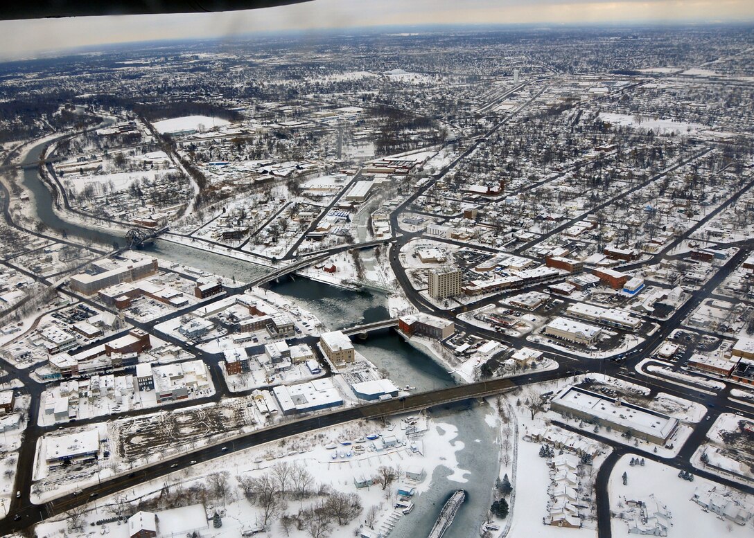 Winter snow covers the Niagara Falls region February 18, 2010 Niagara Falls NY. Taken from a Niagara Falls Air Reserve Station C-130 on a training exercise (U.S. Air Force photo by Staff Sgt. Joseph McKee)