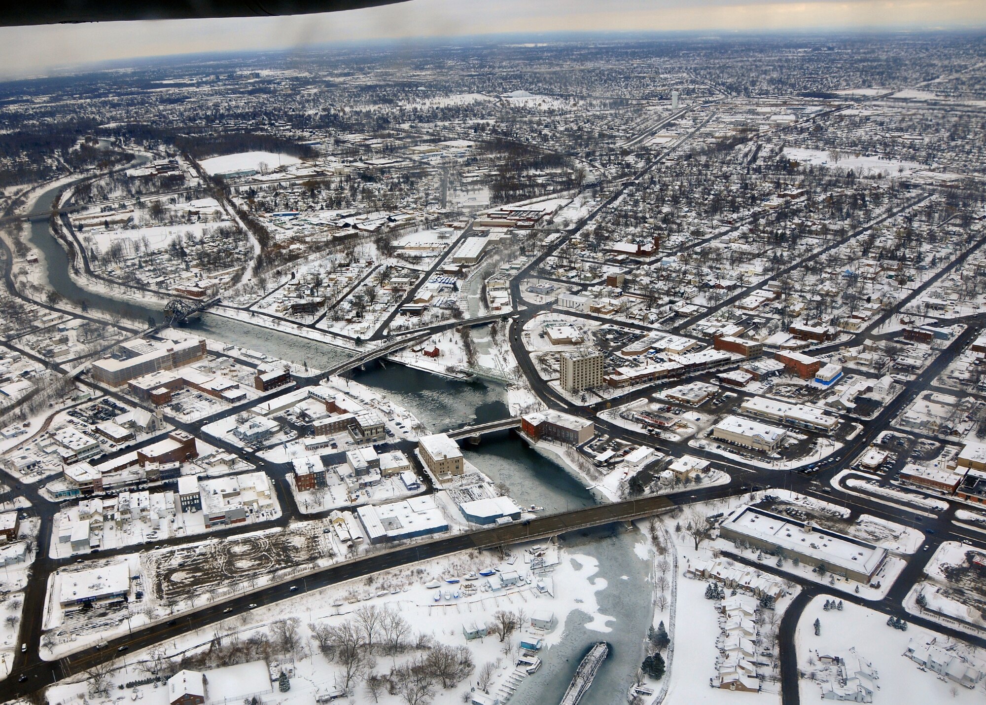 Winter snow covers the Niagara Falls region February 18, 2010 Niagara Falls NY. Taken from a Niagara Falls Air Reserve Station C-130 on a training exercise (U.S. Air Force photo by Staff Sgt. Joseph McKee)