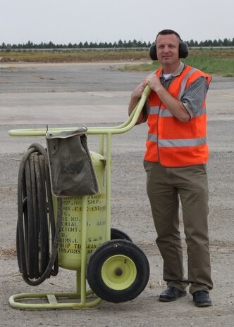 Meet the Warrior of the Week – Tech. Sgt. Roy Lee is a 376th Expeditionary Mission Support Group crew chief deployed from Joint Base Charleston, S.C. He hails from Severn, Md. (Courtesy photo)