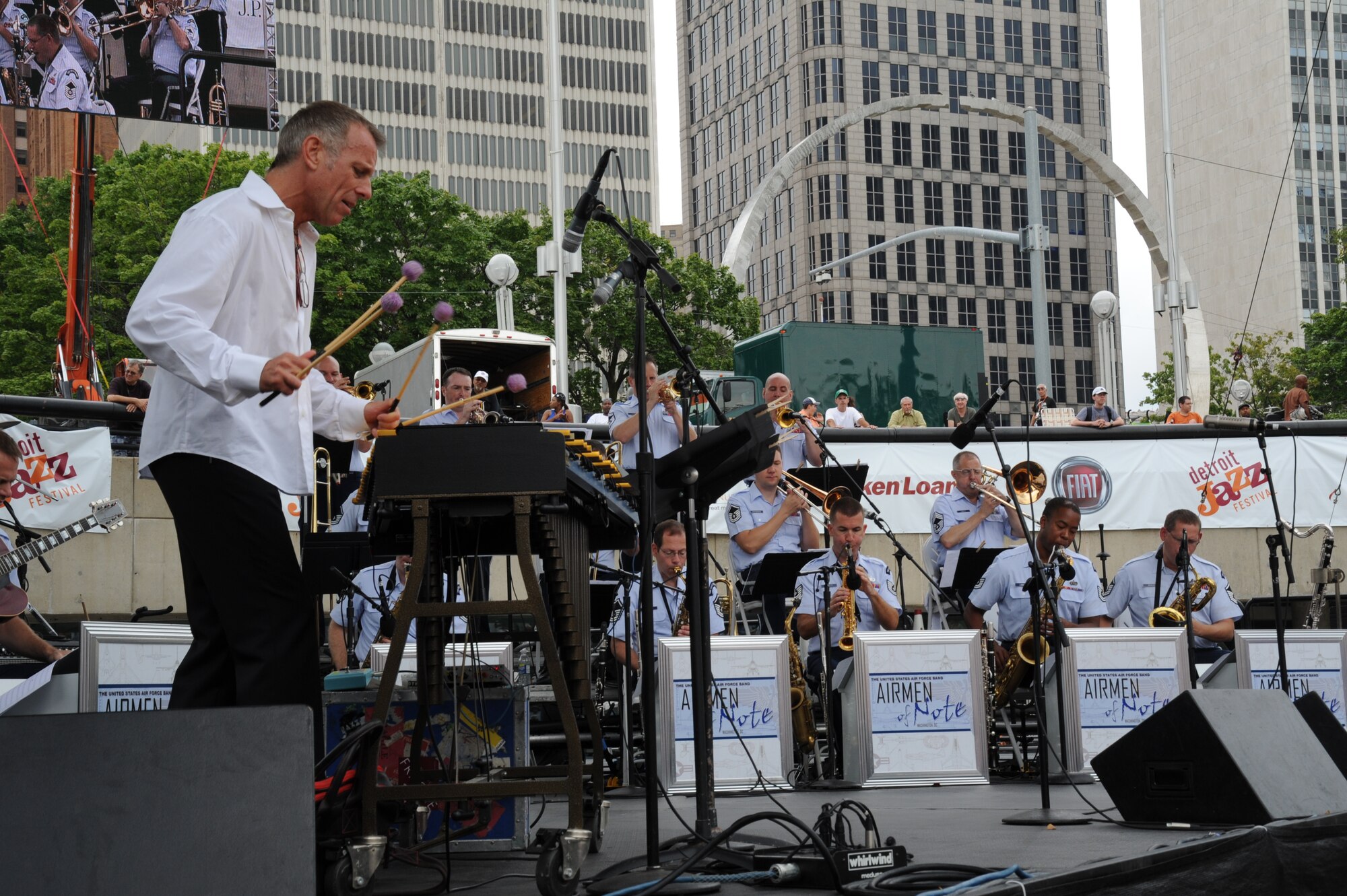 Joe Locke, vibraphonist, along with the Airmen of Note, perform during the 2011 Detroit Jazz Festival on Sept. 4 in Detroit. The Airmen of Note were paired with Locke as featured performers in front of the massive festival crowd. (U.S. Air Force photo/Airman 1st Class Bahja J. Jones)