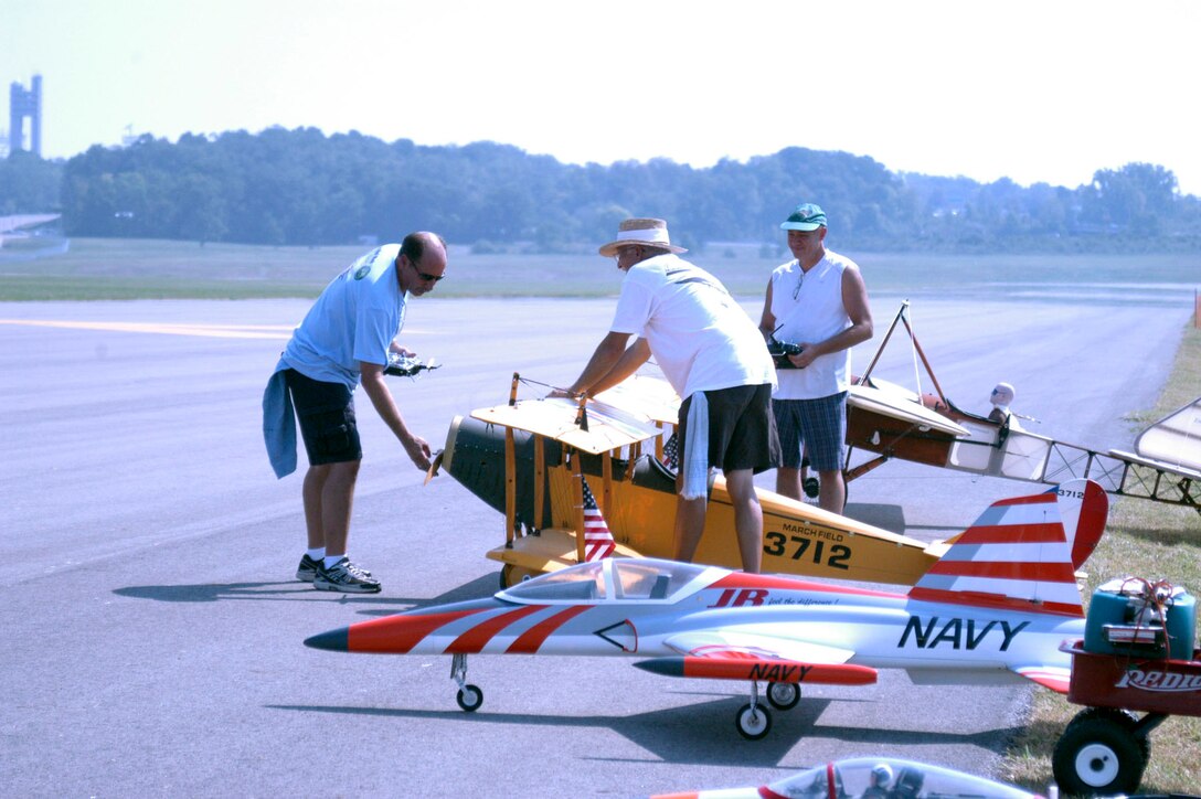 Giant Scale RadioControlled Model Aircraft Air Show