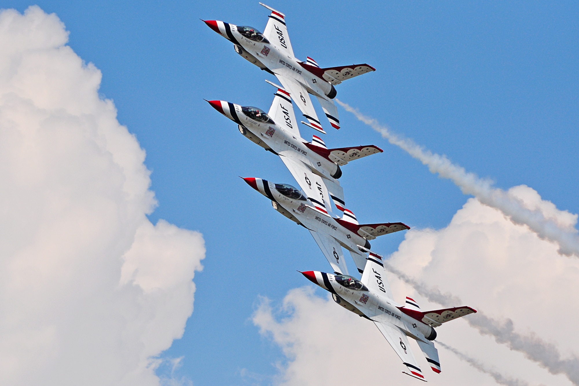 WRIGHT-PATTERSON AIR FORCE BASE, Ohio - The USAF Thunderbirds perform at the Vectren Dayton Air Show July 23-24. (U.S. Air Force photo/Senior Airman Mikhail Berlin)