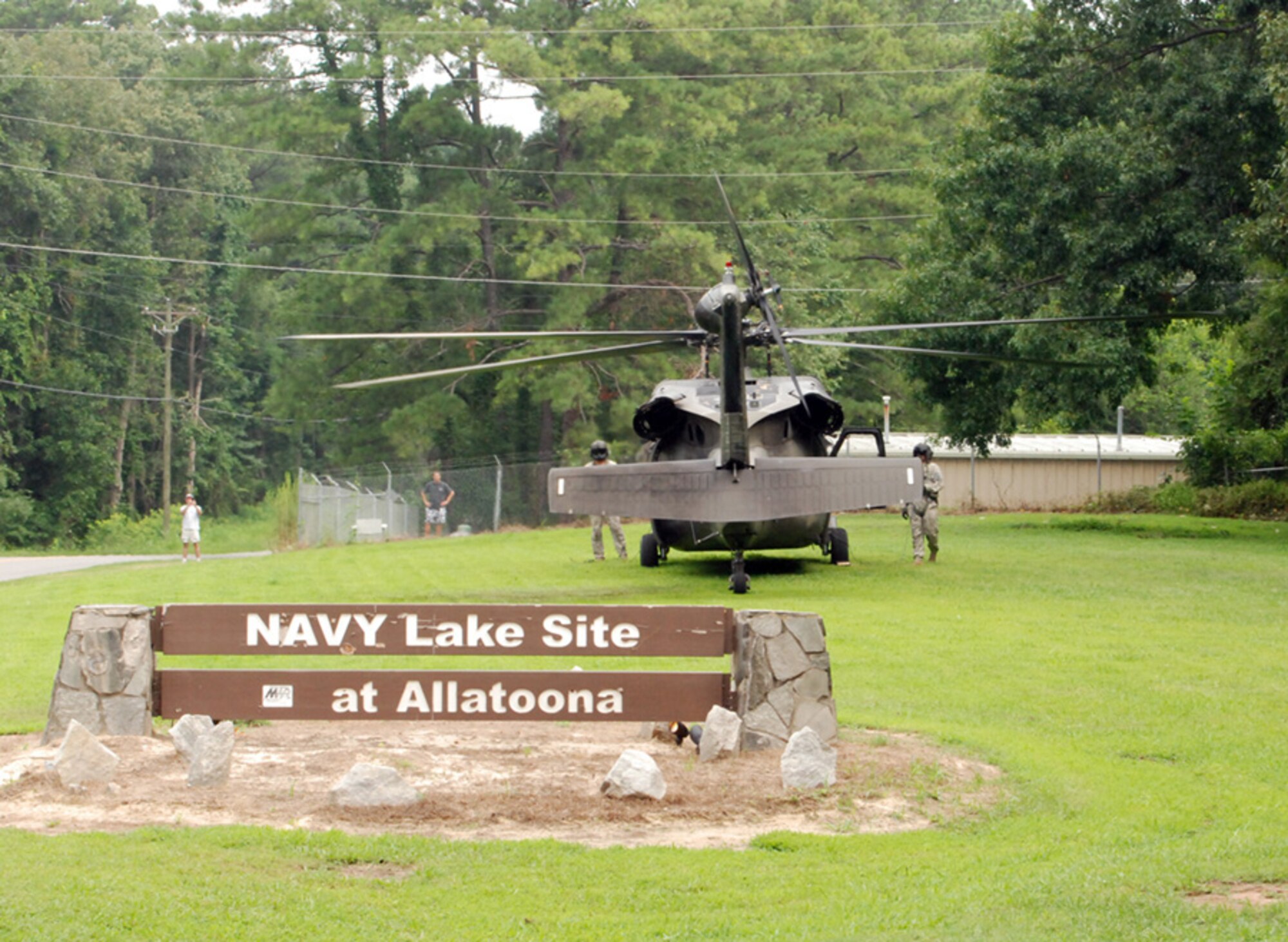 Members from the 169th Charlie Company Army National Guard assigned to
Dobbins ARB, GA provided helicopter support during the water survivor
training exercise at Lake Allatoona in Cartersville, GA. (U.S. Air Force photo/Master Sgt. Travon Dennis)
