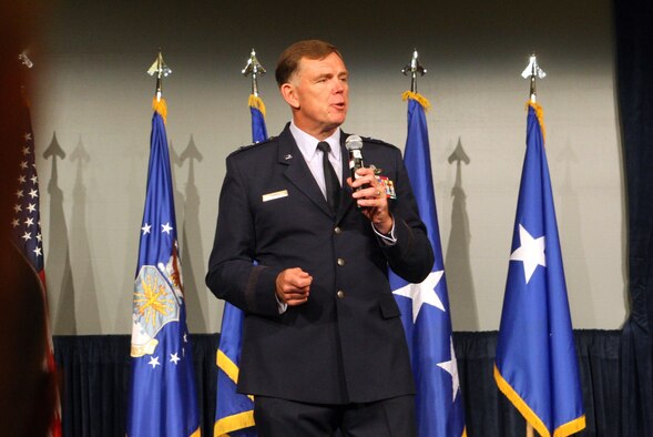 Maj. Gen. Wallace W. "Wade" Farris Jr. addresses members of the 22nd Air Force during his change of command ceremony here Sep. 10. (U.S. Air Force Photo/Don Peek)