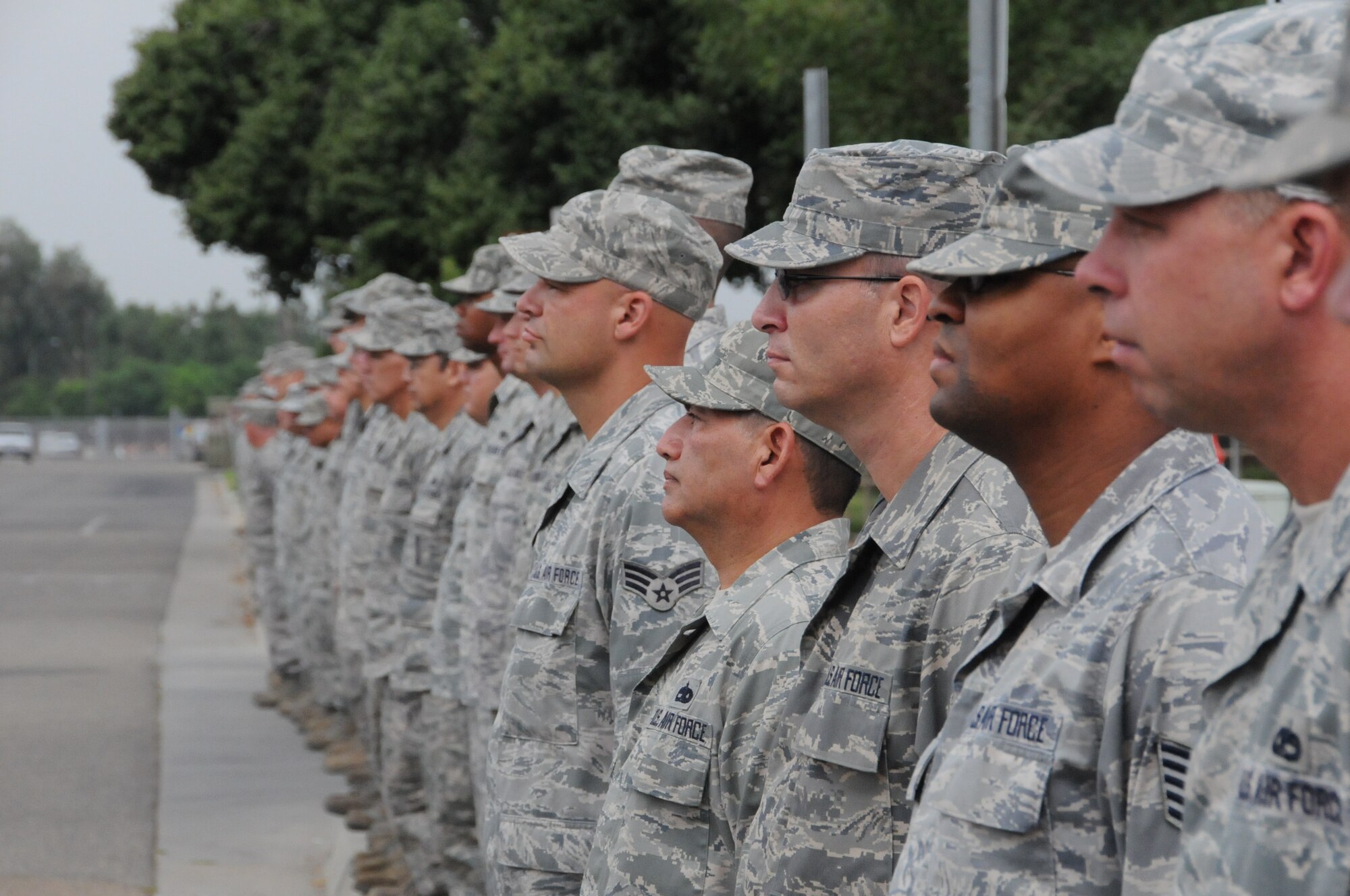 File:California Army National Guard honors their best warriors  111023-A-XQ016-023.jpg - Wikimedia Commons