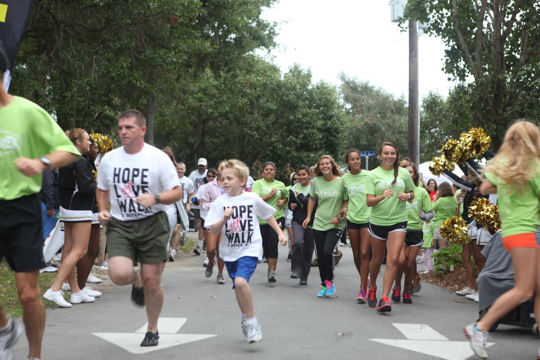 Participants of the Walk to Defeat ALS kick off the event in Emerald Isle, N.C., Sept. 17. The event is a fundraiser to help those suffering from Amyotrophic Lateral Sclerosis, which is also known as Lou Gehrig’s disease.