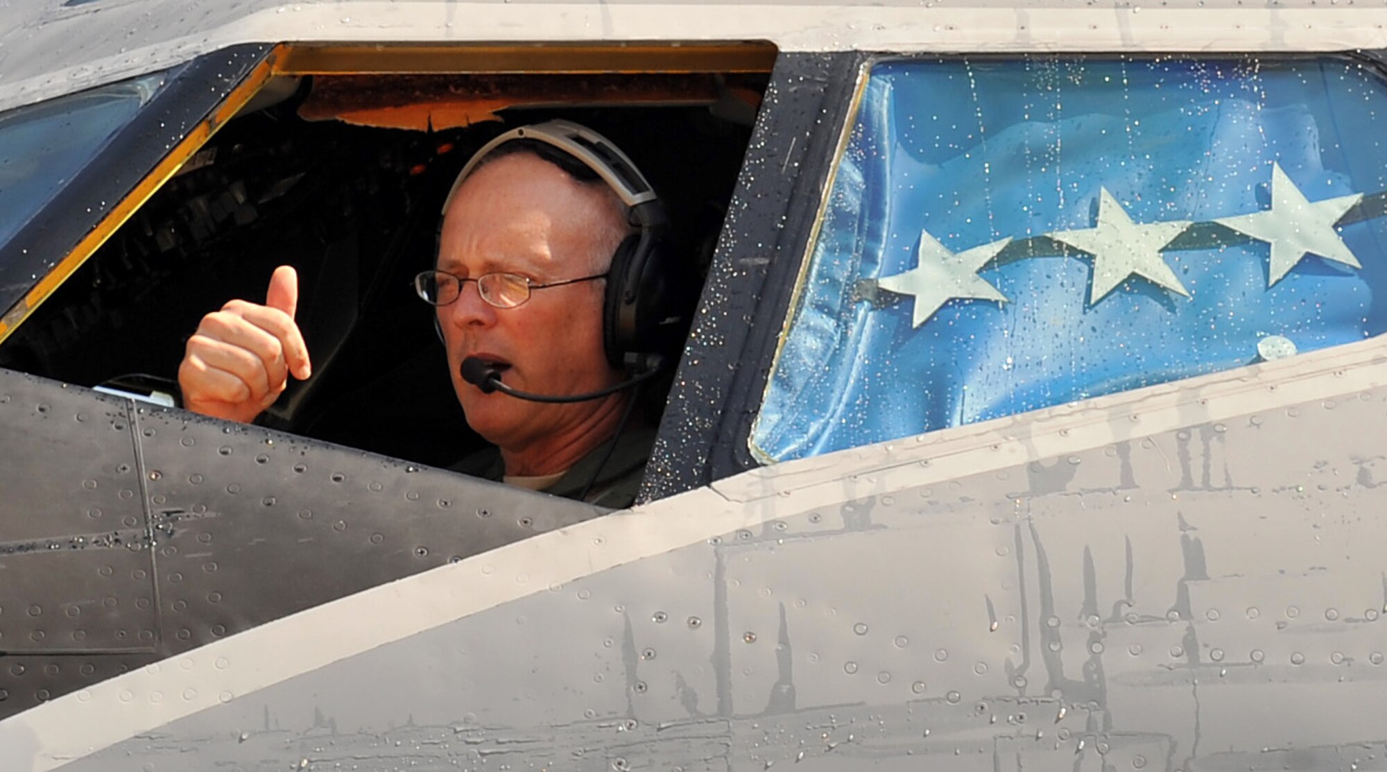 SCOTT AIR FORCE BASE, Ill. - Lt. Gen. Robert R. Allardice, 18th Air Force Commander, gives a "thumbs up" after landing a KC-135 Stratotanker here Sept. 13. The flight took Allardice past the 5,000 flight hour milestone and represented one of his last flights as 18th Air Force Commander. General Allardice hands over command to Lt. Gen. Mark F. Ramsay Sept. 23 as he goes on to his next assignment as Vice Commander of Air Mobility Command. (U.S. Air Force Photo by Airman 1st Class Divine Cox, 375 Air Mobility Wing Public Affairs).

