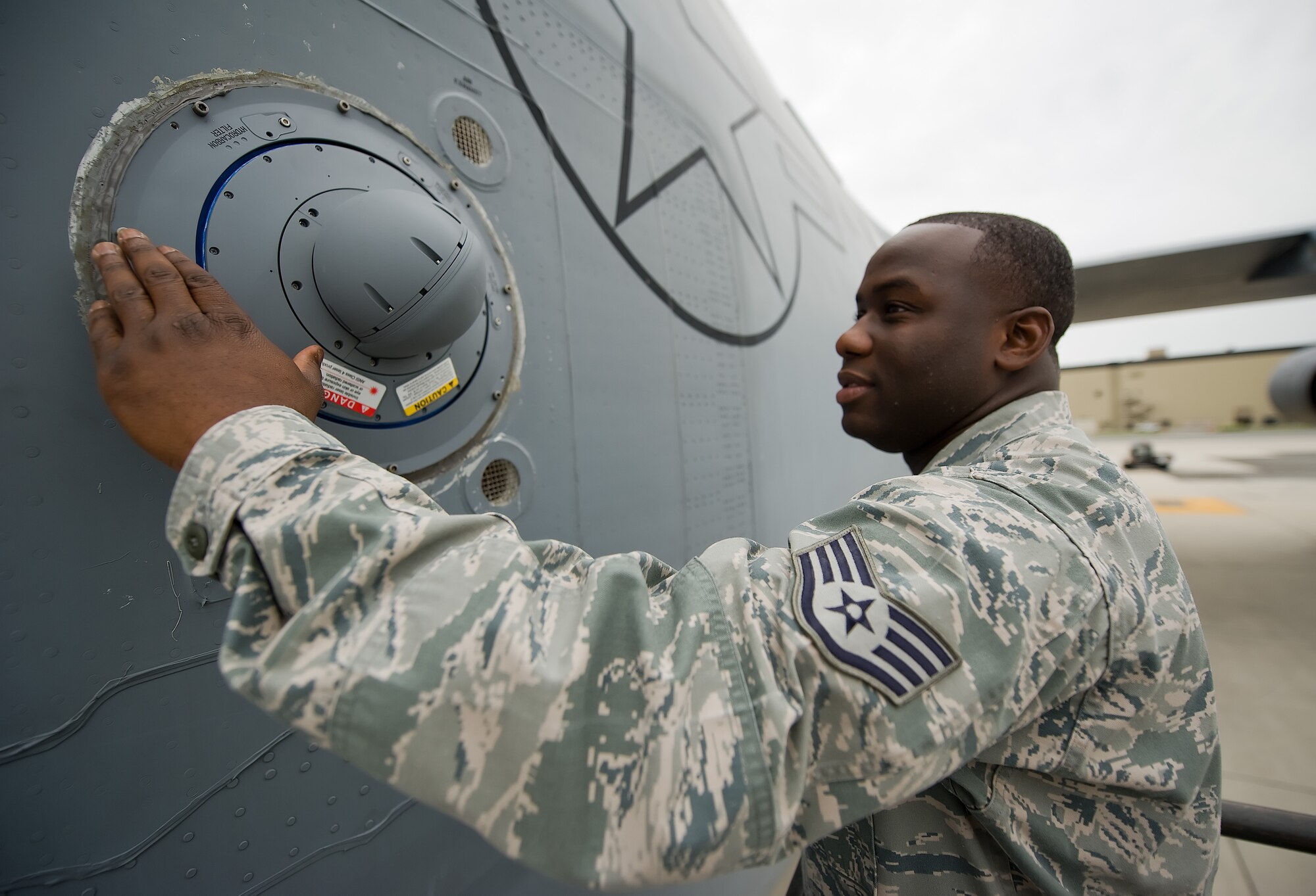 Staff Sgt. Edward Pettaway, Airman of the Week Sept. 23, 2011. (U.S. Air Force photo by Airman 1st Class Jacob Morgan) 