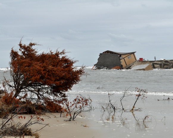 Hurricane Irene created a new inlet near Pea Island, N.C., destorying buildings lining the shore. (FEMA photo/Marilee Caliendo)