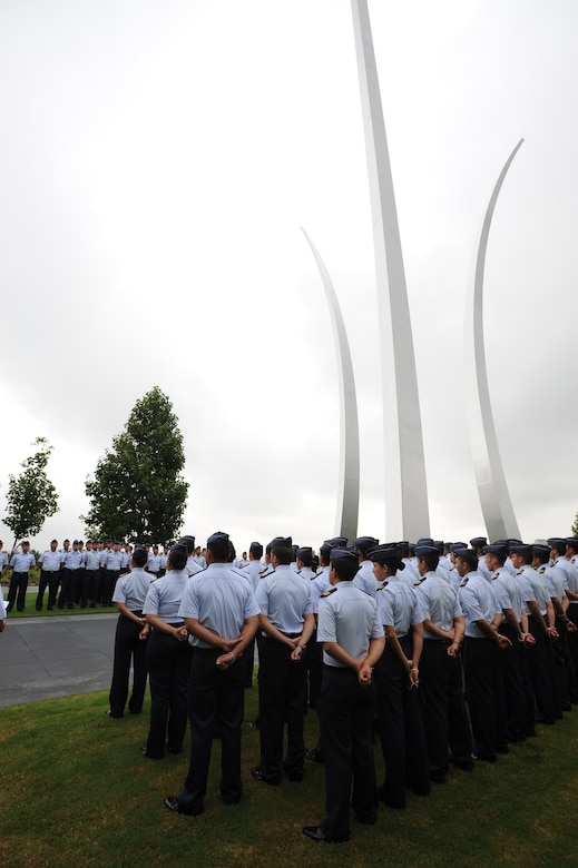 Columbian cadets stand fast during a wreath laying ceremony honoring fallen servicemembers. Brig. Gen. Del Aire Raul Torrado Alvarez, Colombian Air Force Academy director, presented the wreath Sept. 26, Arlington, Va. Colombia fought alongside U.S. forces in the Korean War, losing more than 200 members helping the people of Korea resist Tyranny. (U.S. Air Force photo by Staff Sgt. Christopher Ruano)