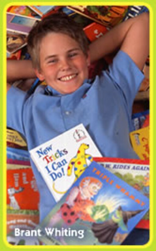 Maj. Gen. Peter Talleri, commanding general of Marine Corps Base Camp Butler and deputy commander of Marine Corps Bases Japan, and Sgt. Maj. Patrick L. Kimble, gergeant major of MCB Camp Butler, fill out forms Sept. 27 at building 1 on Camp Foster to donate to causes supported by the Combined Federal Campaign-Overseas. The CFC-O is an authorized solicitation of federal employees in the workplace and supports more than 2,400 approved charities and causes worldwide.