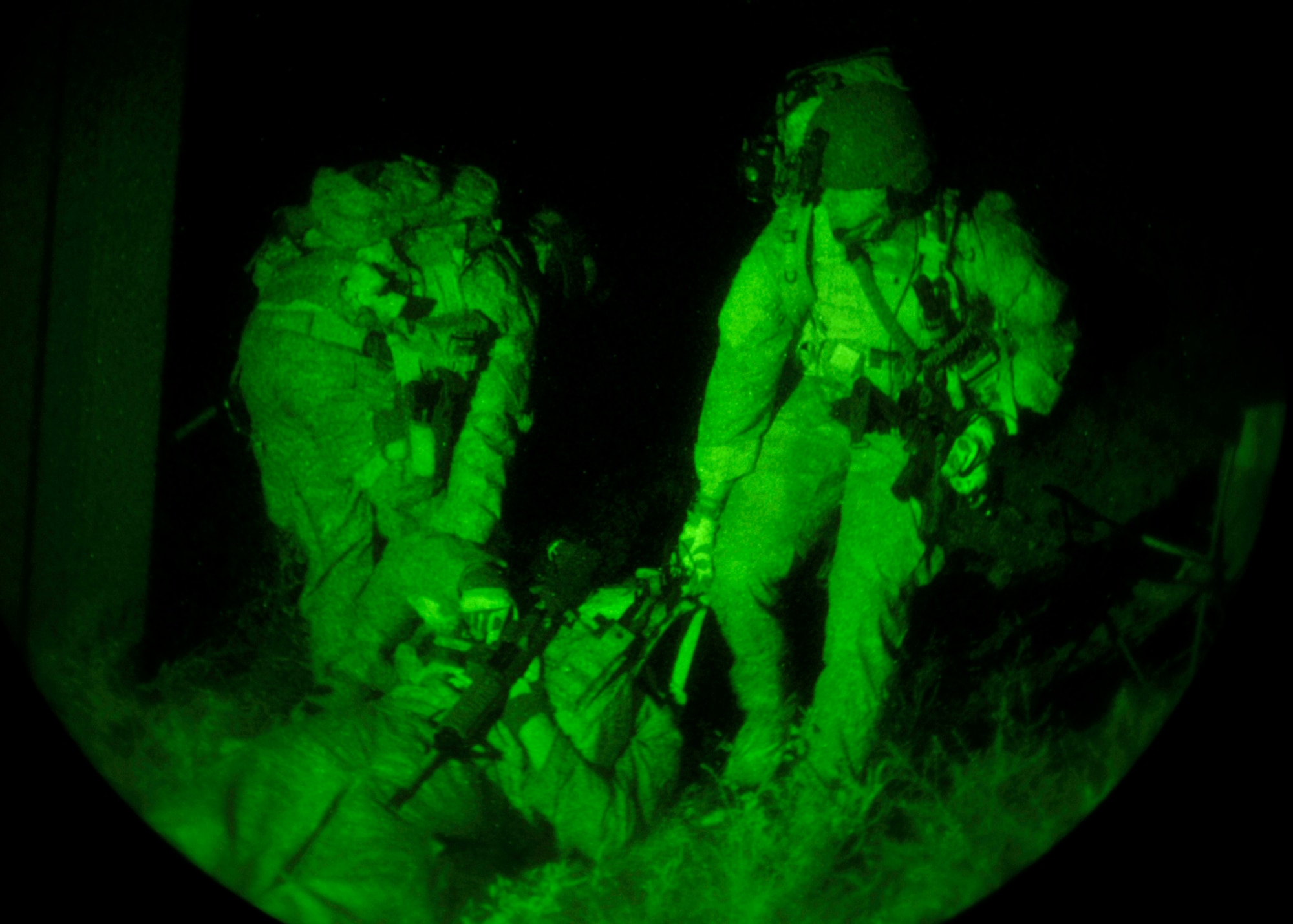 U.S. soldiers with the 3rd Special Forces Group, simulate dragging a wounded soldier to safety during a training exercise at Melrose Range, N.M., Sept. 20, 2011. The training consisted of several different scenarios and was designed to prepare the special operators for situations they could encounter on real world missions. (U.S. Air Force photo by Airman 1st Class Ericka Engblom/ Released) 