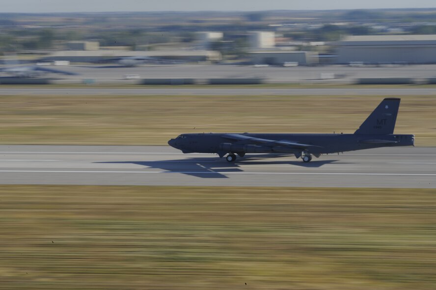 MINOT AIR FORCE BASE, N.D. -- A B-52H Stratofortress takes off here Sept. 22 as part of a rapid launch exercise. Exercises like these are integral to maintaining mission readiness and ensuring Team Minot is prepared to answer the call of the President of the United States and Combatant Commanders. (U.S. Air Force Photo/Airman 1st Class Stephanie Ashley)