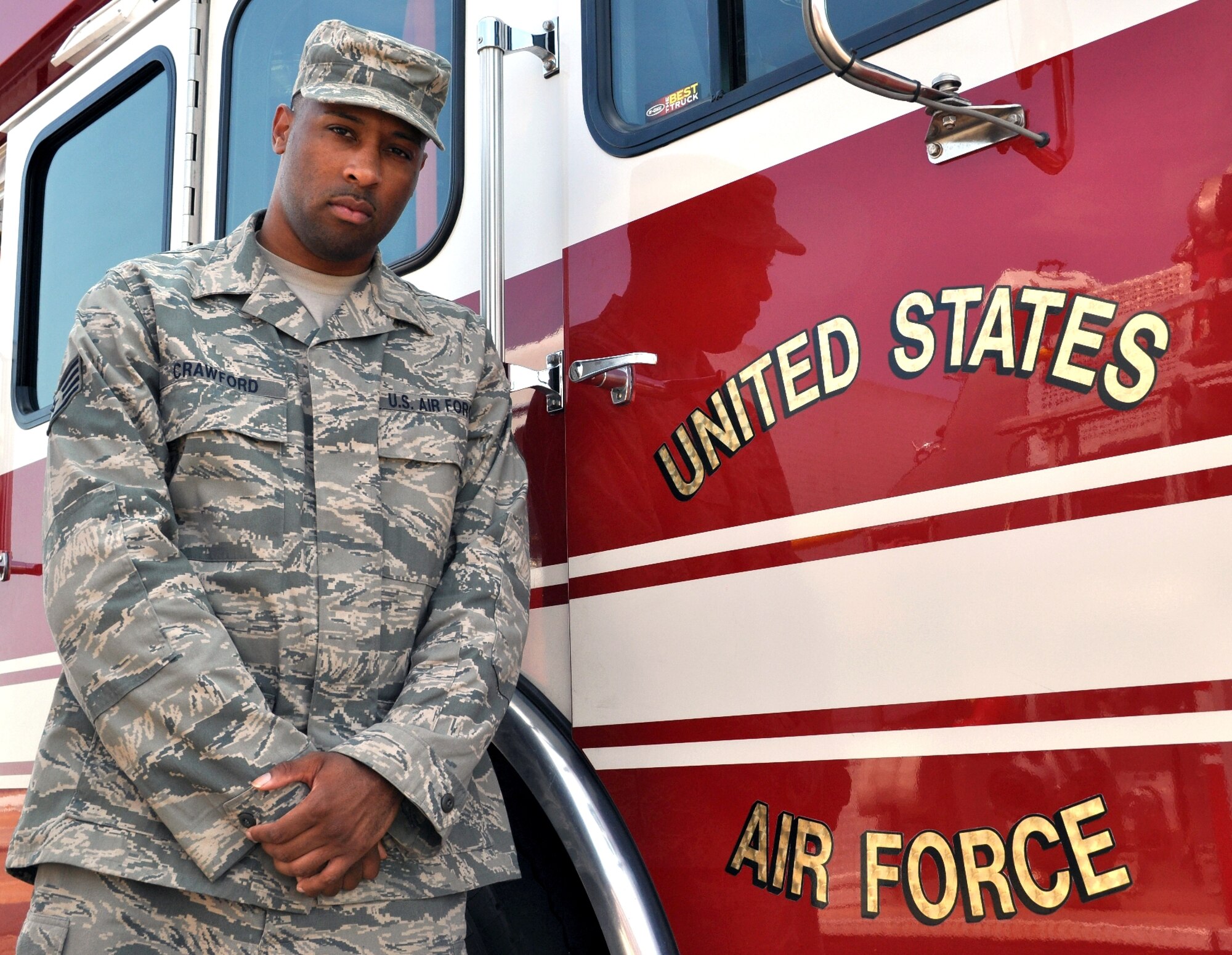 BARKSDALE AIR FORCE BASE, La. - Staff Sgt. Lorenzo Crawford, an Eighth Air Force Airman who works at the 608th Air Operations Center, displayed leadership and courage by warning Shreveport apartment residents about a fast-spreading building fire. His door-to-door effort to alert neighboring residents helped several people escape to safety. (U.S. Air Force photo by Maj. Richard Komurek)