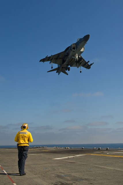 An AV-8B Harrier with Marine Medium Helicopter Squadron 268 (Reinforced) lands on the amphibious assault ship Makin Island here Sept. 29. The squadron serves as the aviation combat element for the 11th Marine Expeditionary Unit. The unit embarked USS Makin Island, the amphibious transport dock New Orleans and the dock landing ship Pearl Harbor in San Diego Sept. 28. The unit is participating in its final exercise before deploying in November.