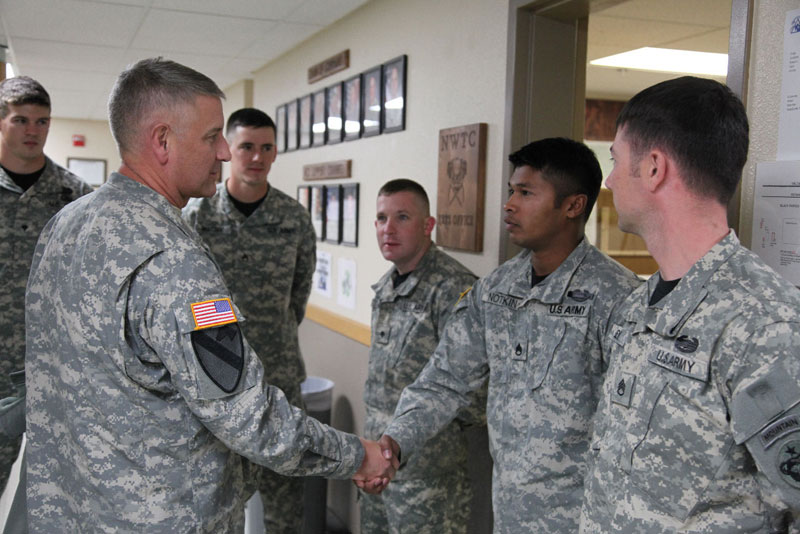 ミリタリー Walking U.S Army Sergeant ミリタリー Walking U.S Army Sergeant ミリタリー Walking U.S