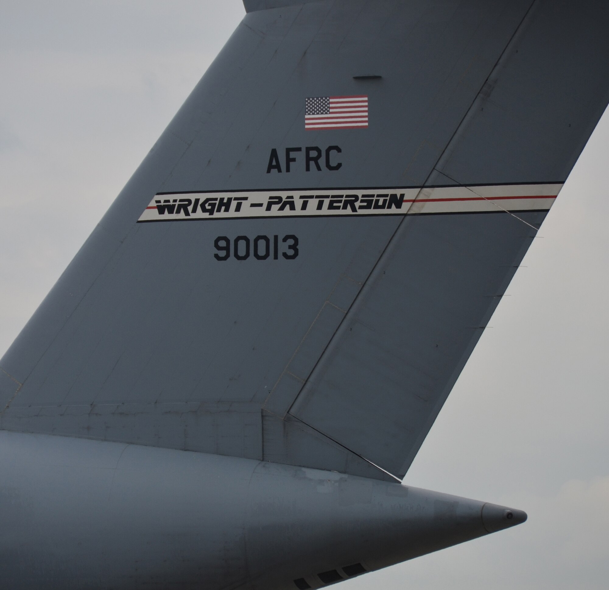 WRIGHT-PATTERSON AIR FORCE BASE, Ohio – C-5 Galaxy tail number 90013 from the 445th Airlift Wing flew its last mission Sept. 28 here after flying in the local area conducting touch and goes. C-5’s have been assigned to the 445th since 2005 and are being replaced by the C-17 Globemaster III. (U.S. Air Force photo/Staff Sgt. Robert Nelson)