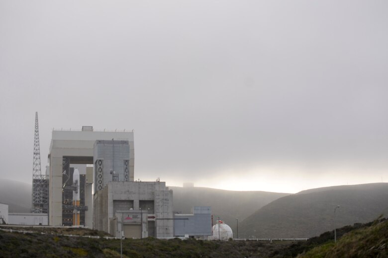 Delta Iv Mst Rollback Vandenberg Air Force Base Article Display