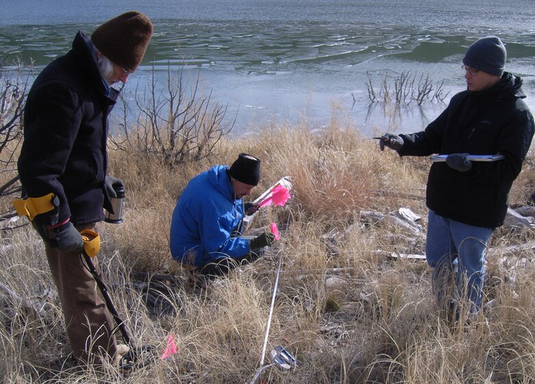 COCHITI LAKE, N.M., -- Albuquerque District archaeologists created an artificial archaeological site along the shore of Cochiti Lake and placed artifacts they made to see the effects from fluctuating lake levels.