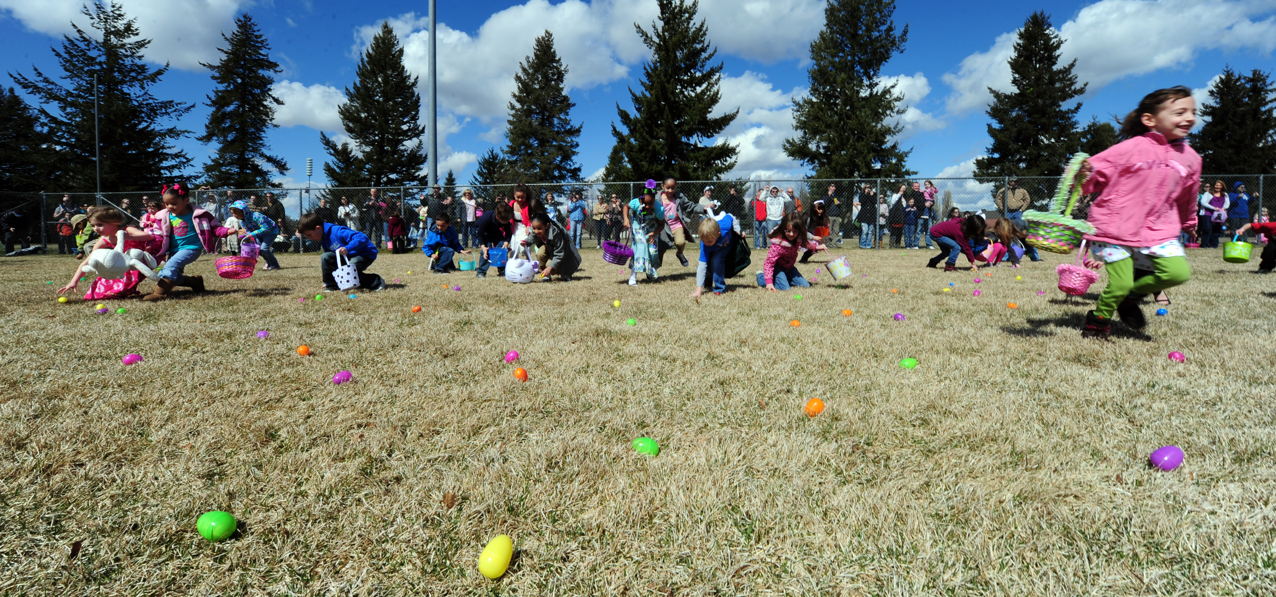Fairchild youth participate in Easter egg hunt > Fairchild Air Force