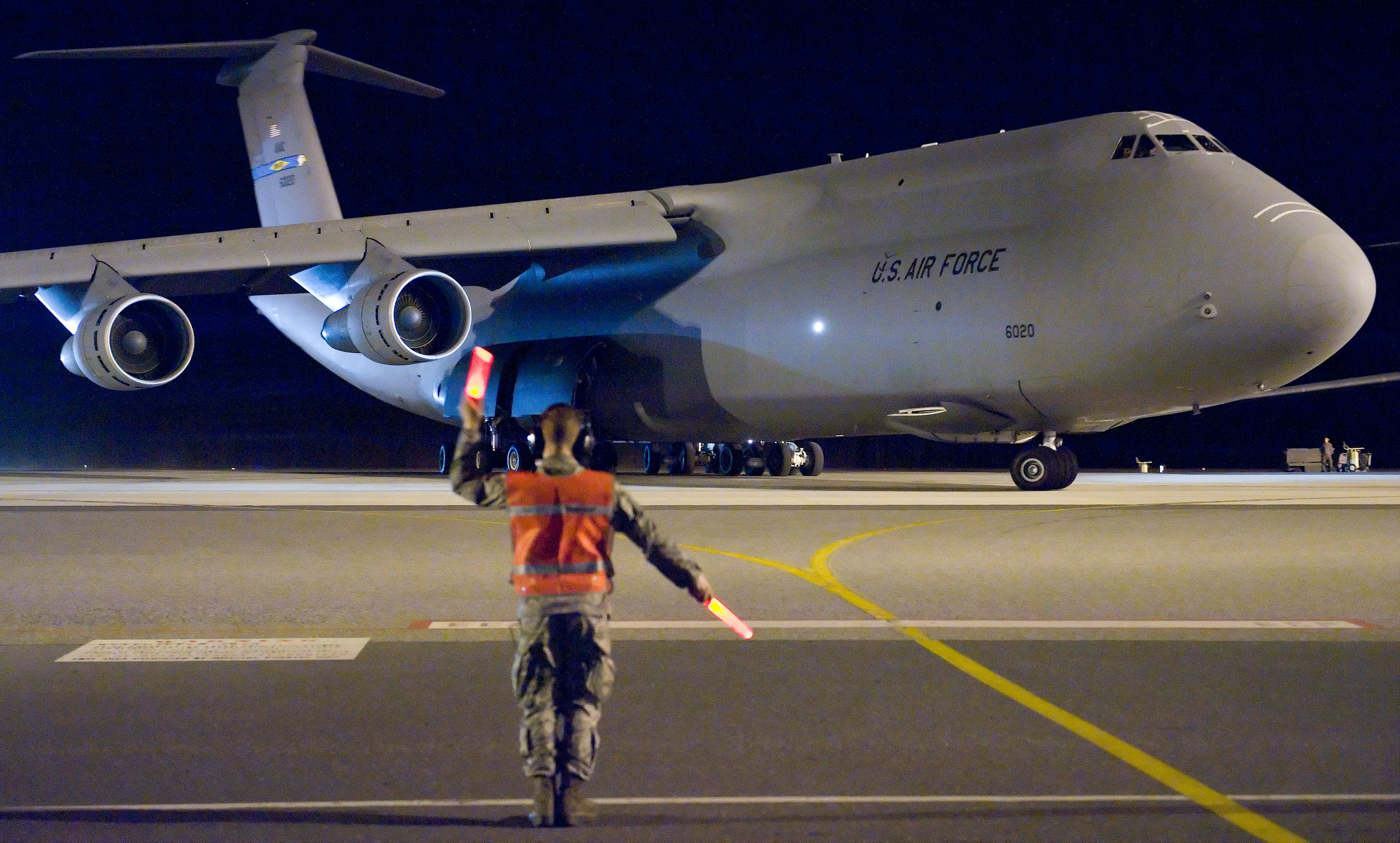 Galaxy rising: C-5's future to 'surge' to new heights > Air