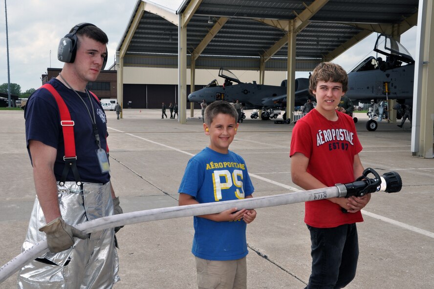 Lt. Col. Brian Vandiviere, Air Force Reserve Command Branch Chief for A-10 training and tactics, went on his final A-10 flight with the 442nd Fighter Wing, April 14, 2012. He was greeted by friends,  family and coworkers upon return. The 442nd Fighter Wing is an A-10 Air Force Reserve unit at Whiteman Air Force Base, Mo. (U.S. Air Force/Senior Airman Wesley Wright)