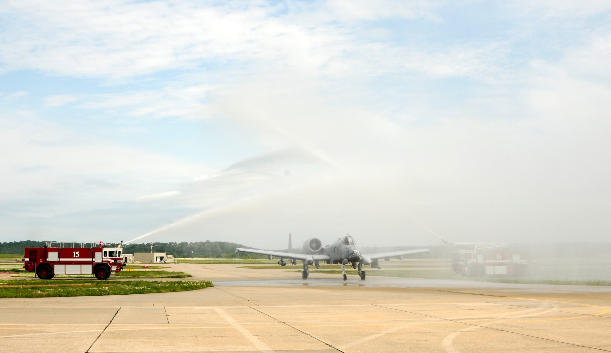 Col. Tom Anderson logged his A-10C Thunderbolt II “fini flight” at the 188th Fighter Wing April 12, 2012. Anderson’s final flight in the A-10 preceded a change-of-command ceremony in which he relinquished command of the 188th April 14. Anderson served as the 188th Fighter Wing commander from 2008-2012. During his career, Anderson accumulated more than 2,500 flying hours in the A-10, F-16 Fighting Falcon, T-38 and T-37 aircraft. (National Guard photo by Senior Master Sgt. Dennis Brambl/188th Fighter Wing Public Affairs)
