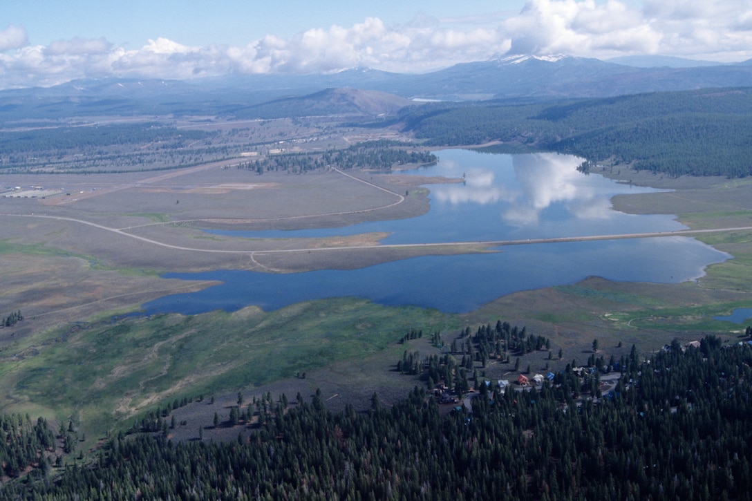 An aerial view of Martis Creek Lake on a summer day.