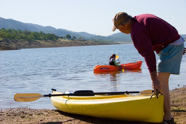 A dad and daughter set out to paddle in lovely New Hogan Lake.