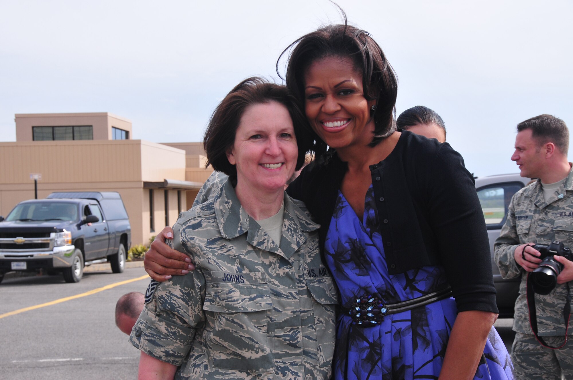 First Lady, Michelle Obama, is greeted by service members and family members from the 171st Air Refueling Wing and the 911th Airlift Wing upon her arrival to the Pittsburgh International Airport, April 17. (National Guard photo by Master Sgt. Ann Young/Released by Capt. Dicie Hritz)