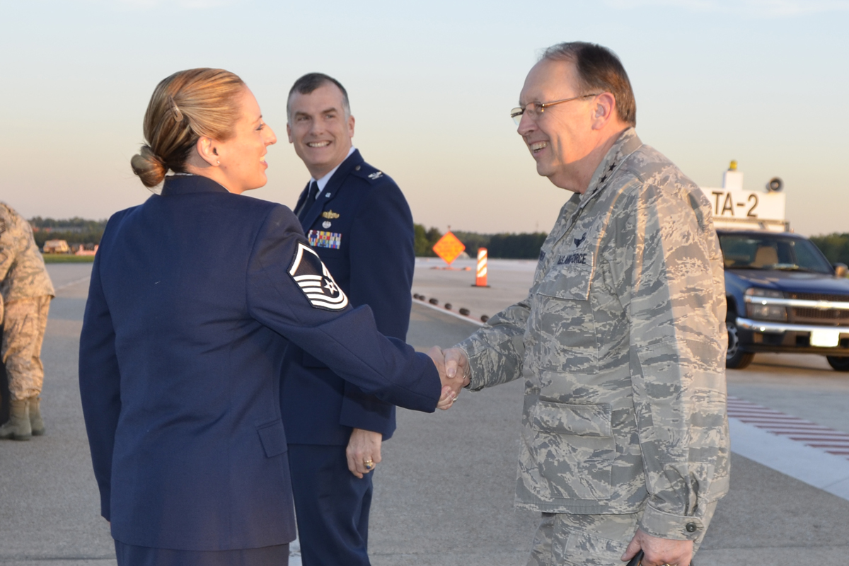 AFRC CC lands at Dobbins > Dobbins Air Reserve Base > Article Display