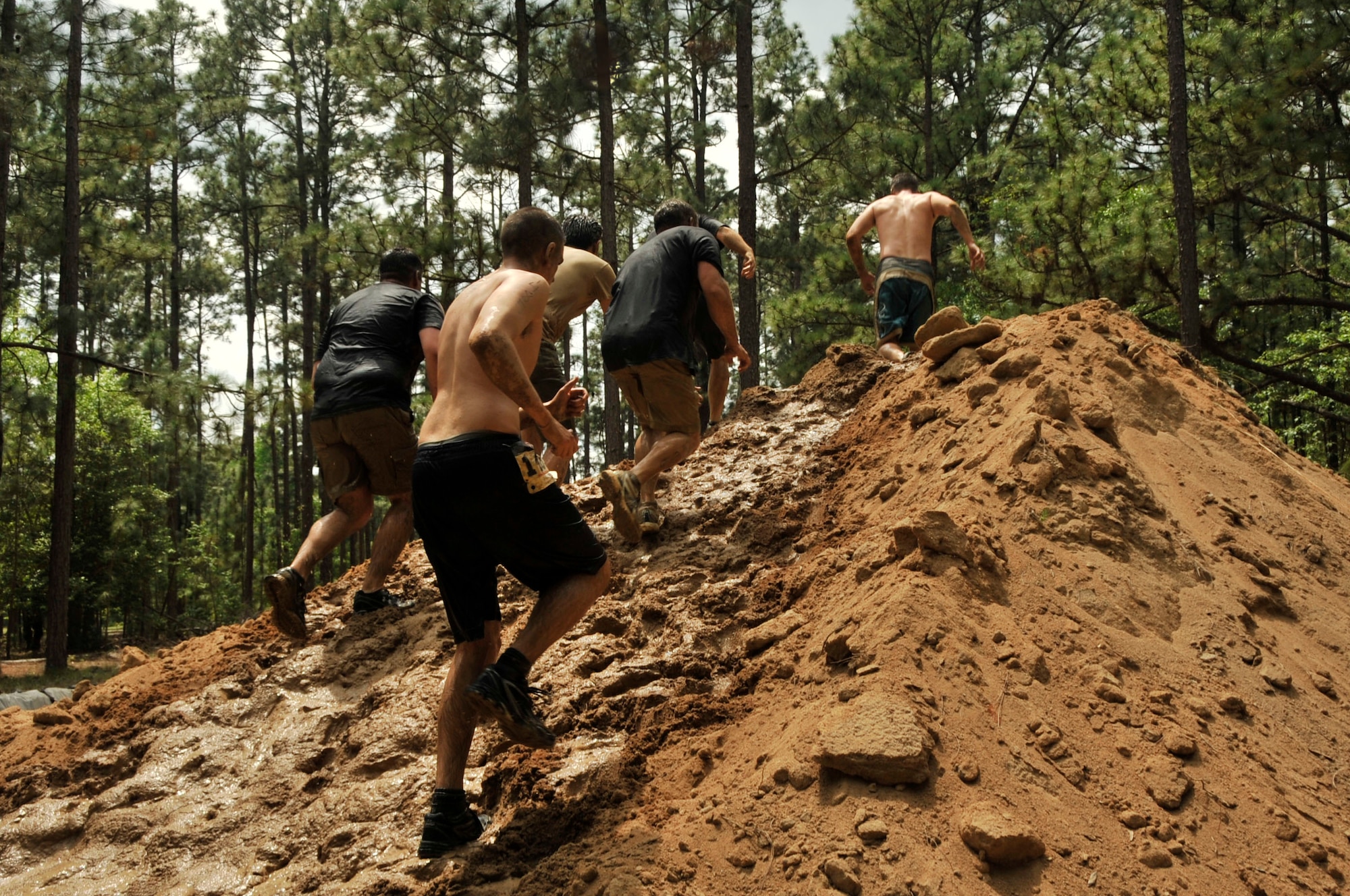 20th CPTS races in Mud Run > Shaw Air Force Base > Article Display