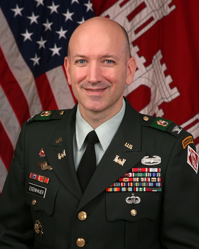 Official photograph of Colonel John W. Eisenhauer, P.E., Portland District commander from 2011 to present