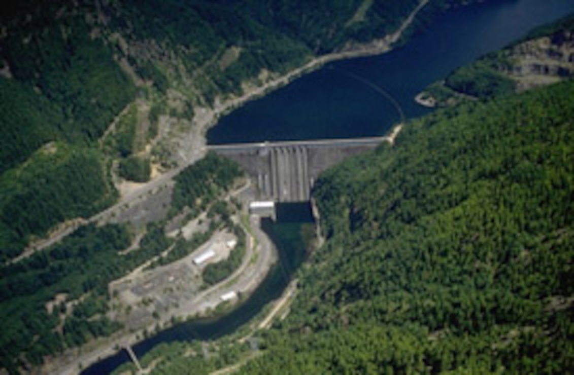 aerial photo of Detroit Dam
