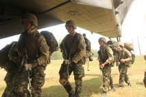 Marines from Marine Heavy Helicopter Squadron 461 flew to Marine Corps Base Quantico, Va., in support of training operations for approximately 120 U.S. Marines and 30 British Royal Marines, July 26. The Marines moved in two waves, entering and exiting the aircraft in a location where the Marines conducted combat patrols.