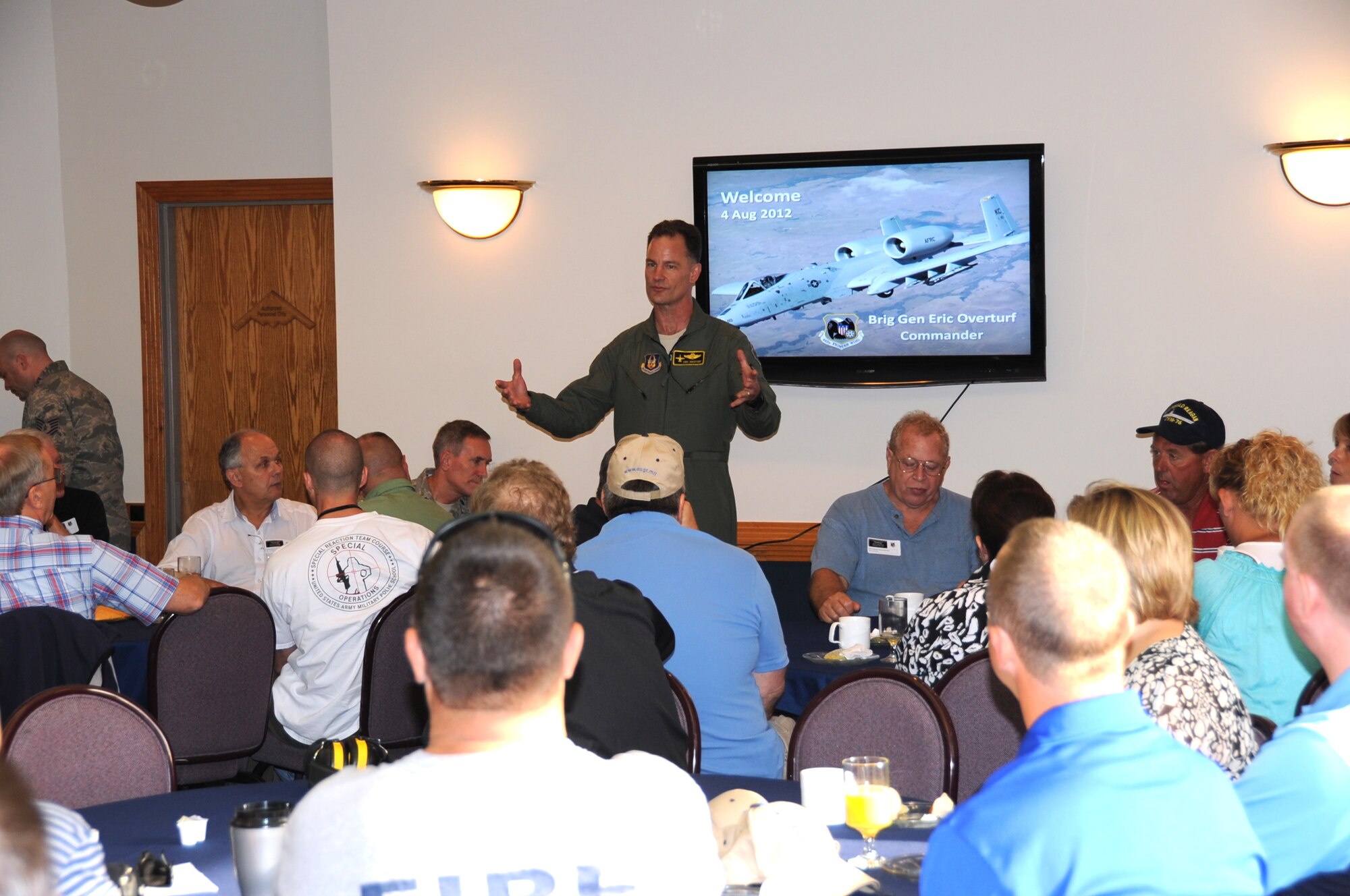 WHITEMAN AIR FORCE BASE, Mo. -- Brig. Gen. Eric Overturf, 442nd Fighter Wing commander, welcomes the civilian employers of 442 FW reservists during Employer Day, Aug. 4, 2012 here. Employer Day allows the civilian employers of Air Force reservists the opportunity to see what their employees do on their Reserve weekend as well as thank the employees for their flexibility and support. The 442 FW is an A-10 Thunderbolt II Air Force Reserve unit at Whiteman Air Force Base Mo. (U.S. Air Force photo/Staff Sgt. Lauren Padden)