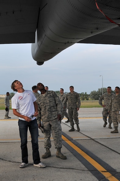 MINOT AIR FORCE BASE, N.D. -- 5-time Olympian, Todd Lodwick, meets with B-52H Stratofortress maintainers here, as part of Air Force Global Strike Command's American300 Tour: Fire and Ice. (U.S. Air Force photo/Senior Airman Brittany Y. Auld) 