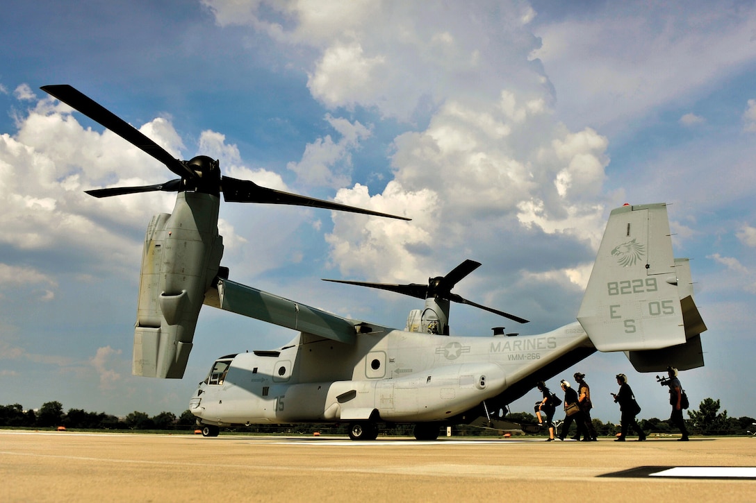 An MV-22 Osprey prepares to fly Japan Defense Minister Satoshi Morimoto to Marine Corps Base Quantico following a joint press conference with Defense Secretary Leon E. Panetta at the Pentagon Aug. 3, 2012.