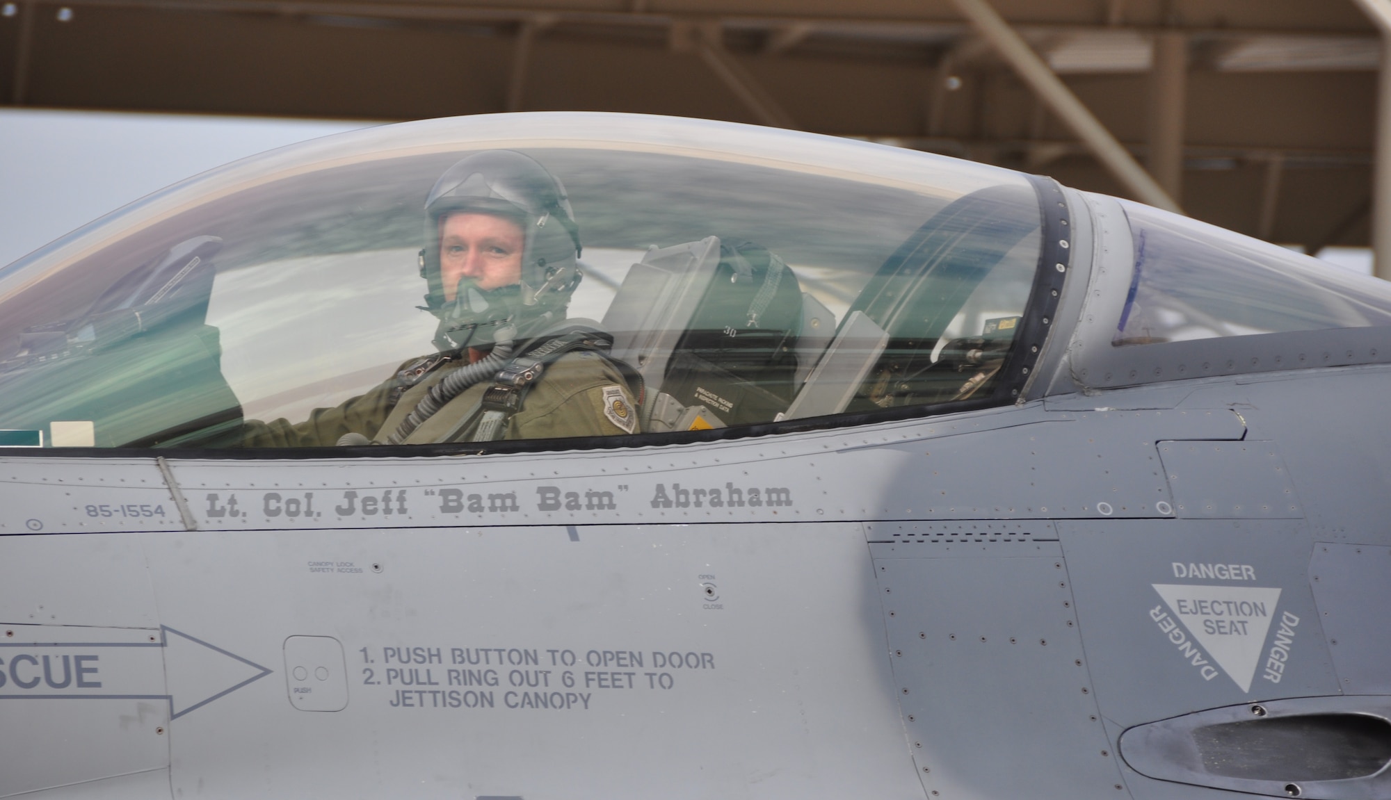 Brigadier General William B. Binger, 10th Air Force commander, taxies to the runway as he prepares to fly with Col. Kurt J. Gallegos, 301st Operations Group commander, as the latter reaches his milestone goal of flying 4000 hours in an F-16 Fighting Falcon, Wednesday, Aug. 8. Reaching this point in his career, Gallegos joins a small group of pilots that currently hold this designation. On average, 4000 hours translates to 166 days in flight. (U. S. Air Force photo/SrA Melissa Harvey)