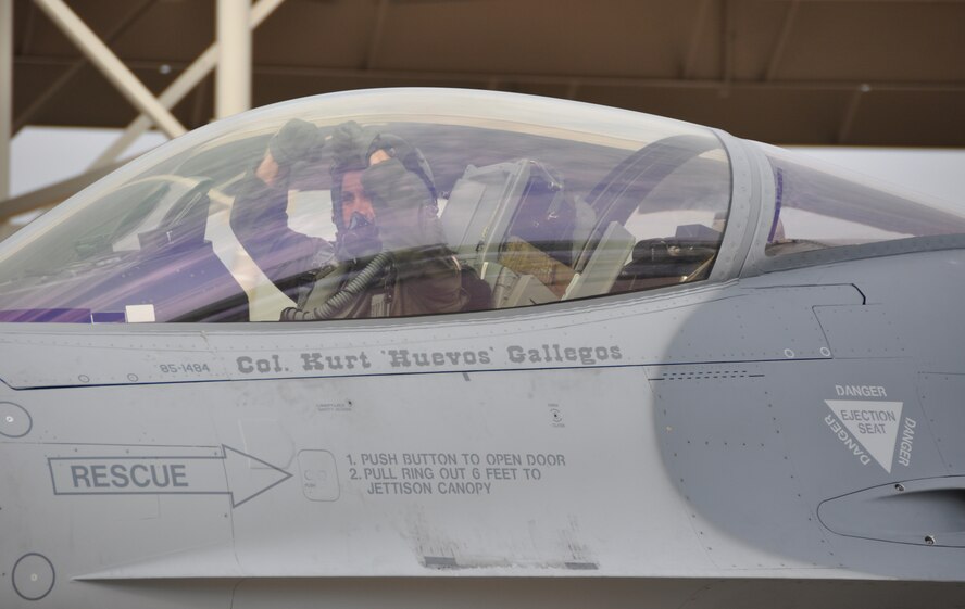 301st Operations Group Commander, Col. Kurt J. Gallegos taxies to the runway to begin the flight where he will achieve the milestone goal of flying more than 4000 hours in an F-16 Fighting Falcon Wednesday, Aug. 8, 2012. Reaching this point in his career, Gallegos joins a small group of pilots that currently hold this designation. On average, 4000 hours translates to 166 days in flight. His wingman for the occasion was none other than 10th Air Force Commander, Brig. Gen. William B. Binger. (U. S. Air Force photo/SrA Melissa Harvey)