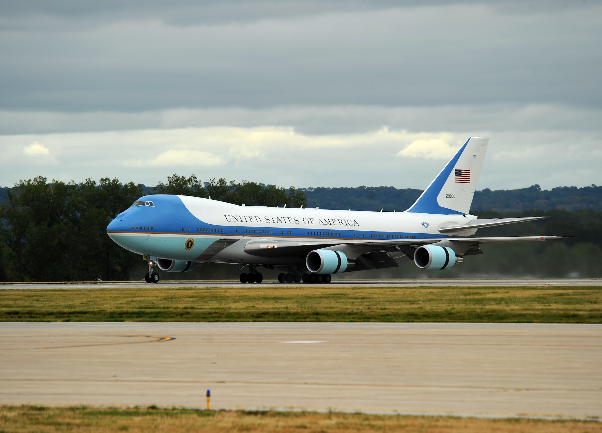 Air Force One touches down at Offutt Air Force Base, Neb., Aug. 13. The president landed here before heading over to Iowa for a three-day visit. (Photo by Josh Plueger)